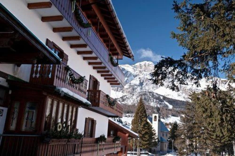 Hotel Panda Cortina- Ricarica Auto Elettriche Cortina dʼAmpezzo Exterior foto