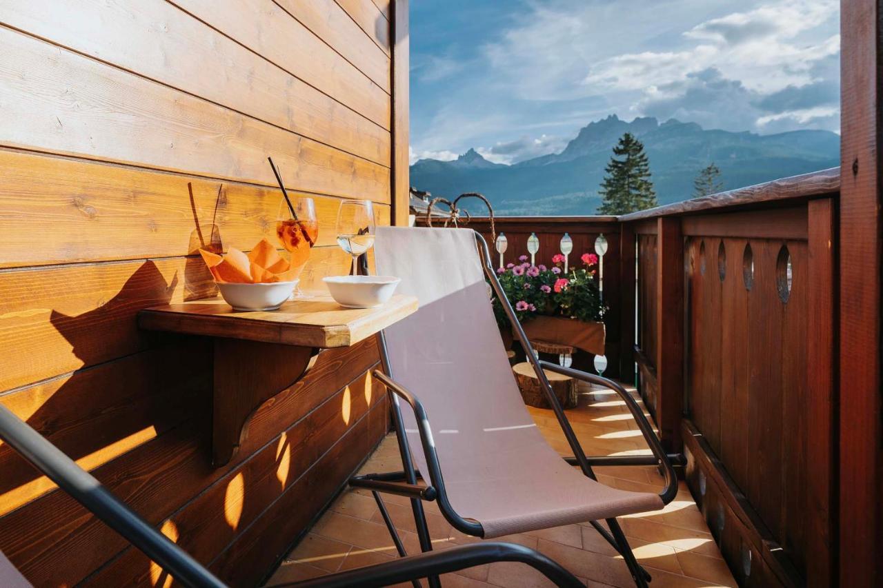 Hotel Panda Cortina- Ricarica Auto Elettriche Cortina dʼAmpezzo Exterior foto